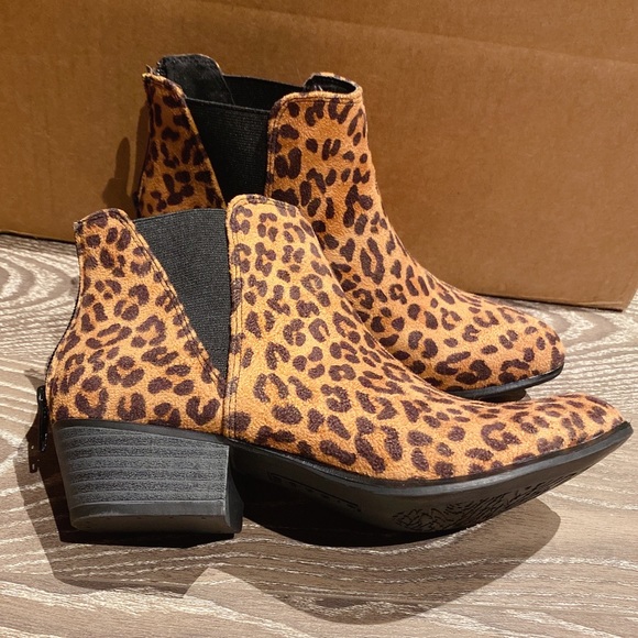 NWOT Esprit leopard booties 6M - Picture 2 of 5